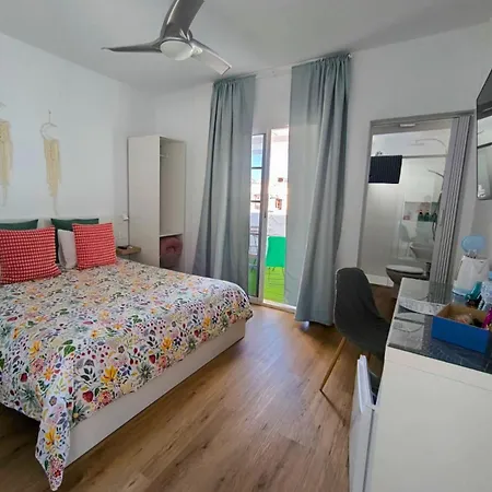 Paradise Near The Rum i privatbostad Playa Honda (Lanzarote)